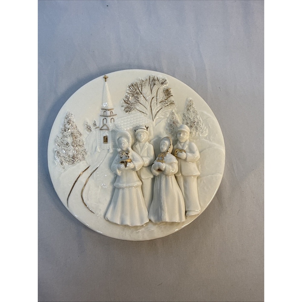 MIKASA Christmas Carolers Porcelain Holiday Elegance 3D Hanging Plaque 6.75" D